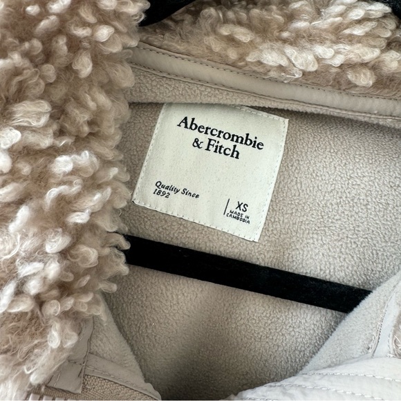 Abercrombie fluffy mixed fabric zippered jacket - Picture 7 of 15